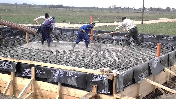 Заливка фундамента Заливка фундамента под дом из газобетона