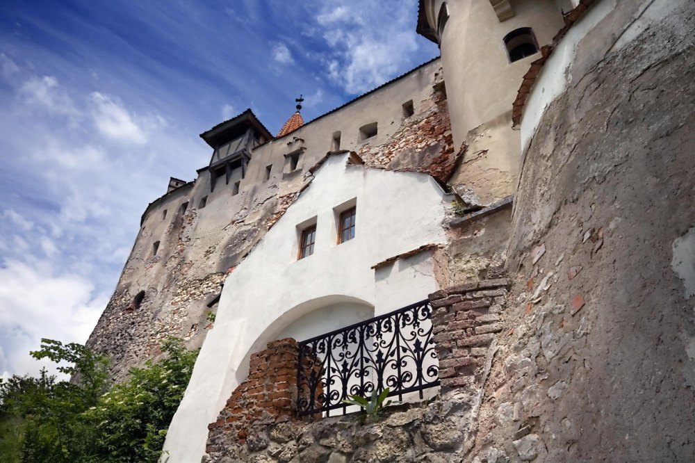 Стены древней крепости