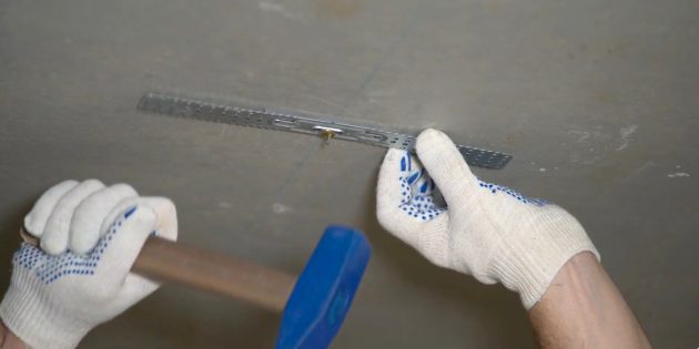 Закрепите подвесы как сделать потолок из гипсокартона: закрепите подвесы