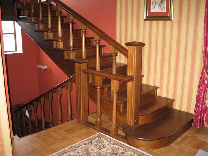 Интерьер лестницы в небольшом частном доме, фото 8