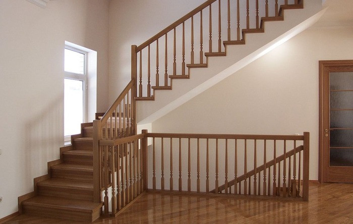 Интерьер лестницы в небольшом частном доме, фото 9