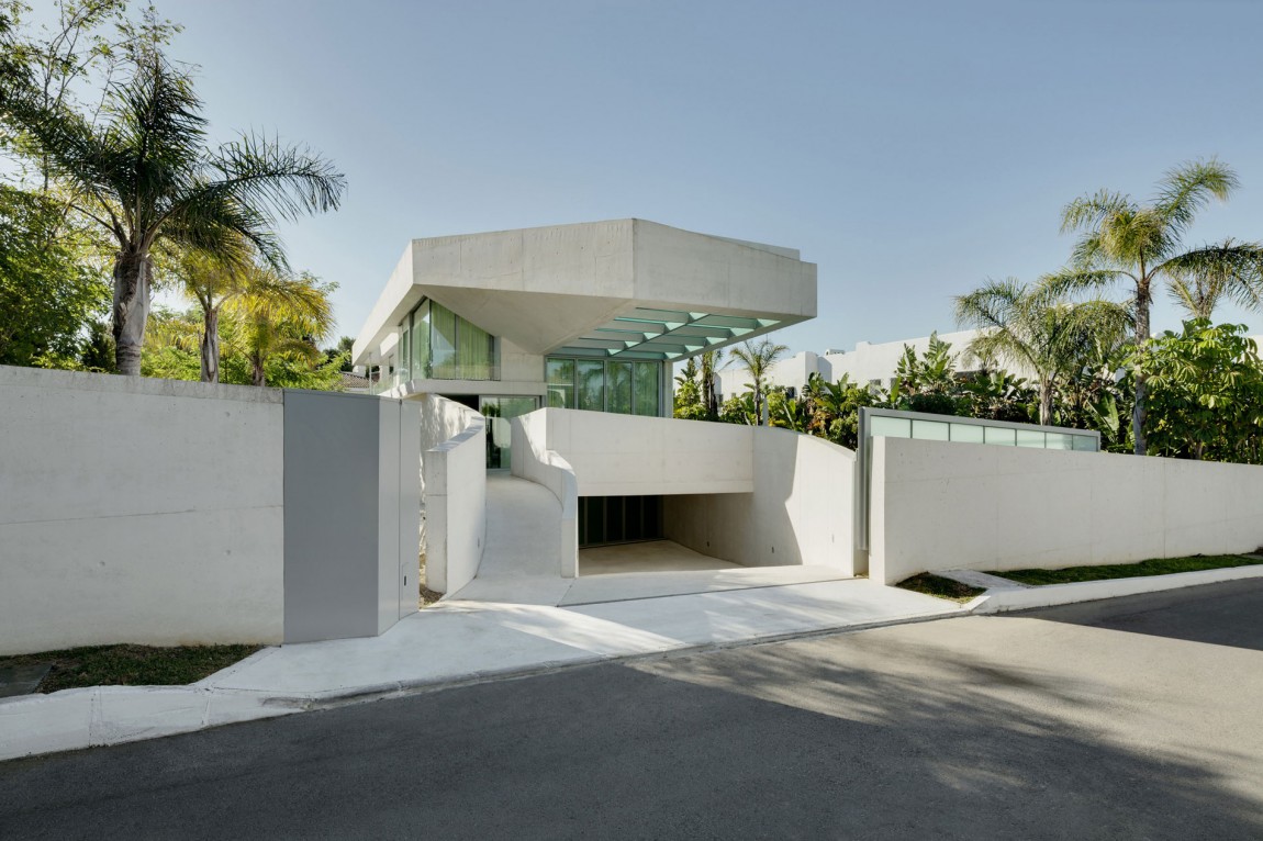 Экстерьер Jellyfish House в Марбелье