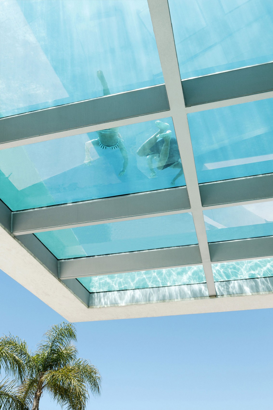 Бассейн в Jellyfish House в Марбелье