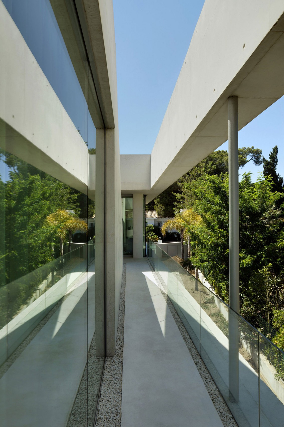 Дорожка к Jellyfish House в Марбелье