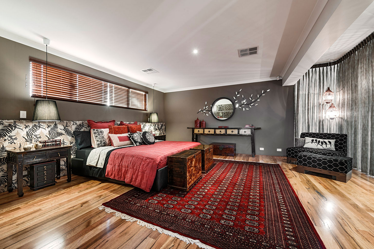 Роскошная спальня в The Bletchley Loft