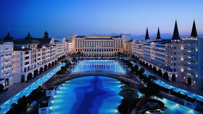 Бассейн отеля Mardan Palace Antalya Hotel