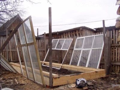 Вертикальные стойки для теплицы Вертикальные стойки для теплицы