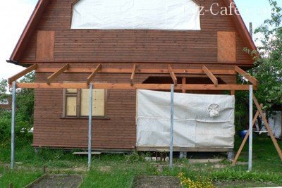 Установка стропил в пазы опорных досок Установка стропил в пазы опорных досок