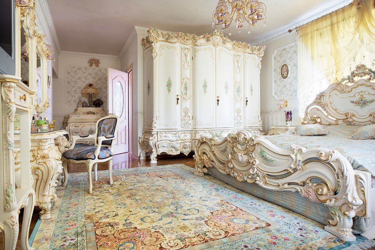 кровать в стиле барокко