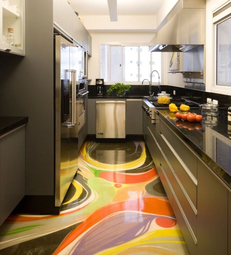Яркий пол на кухне современного стиля