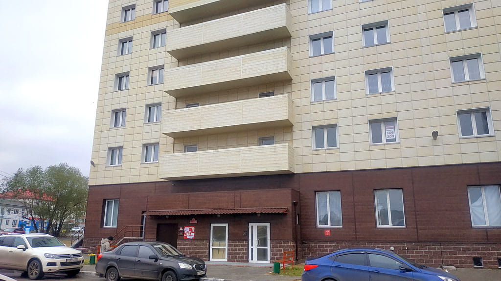 Внутренняя лестница в незадымляемой лестничной клетке Внутренняя лестница в незадымляемой лестничной клетке