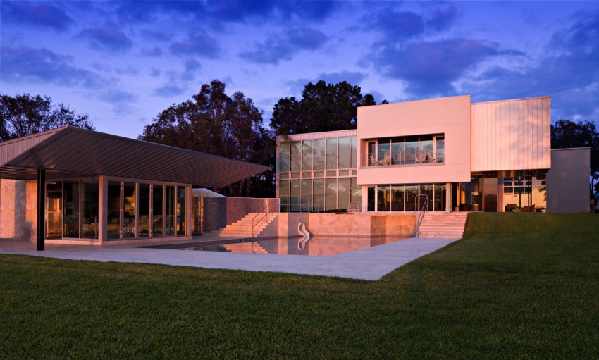 Территория апартаментов Residence от мастерской Alfonso Architects