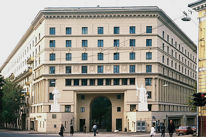 Яузский б-р, 2/16, архитектор — И.А.Голосов, 1936 год