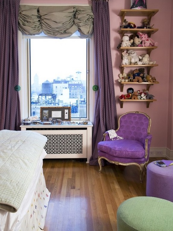 сиреневые шторы к розовым стенам спальни