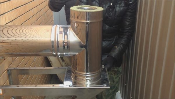 Тройник установлен на опорном элементе Тройник установлен на опорном элементе