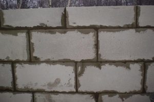 Простейший принцип перевязки кладки из газобетона Простейший принцип перевязки кладки из газобетона