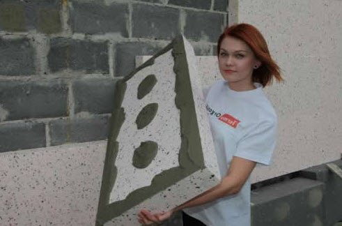 Клея не жалейте, все лишнее можно легко убрать при помощи шпателя Клея не жалейте, все лишнее можно легко убрать при помощи шпателя
