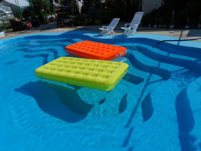 a_homebuilt_swimming_pool_thats_pretty_awesome_640_22