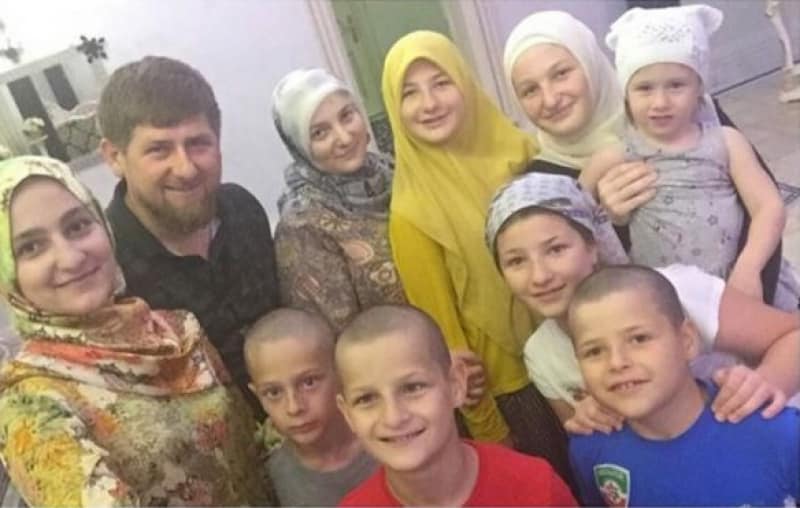 Сколько всего жен у Рамзана Кадырова: семья Кадырова, сколько детей