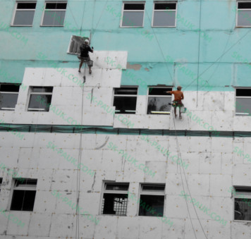 Thermal insulation of facade
