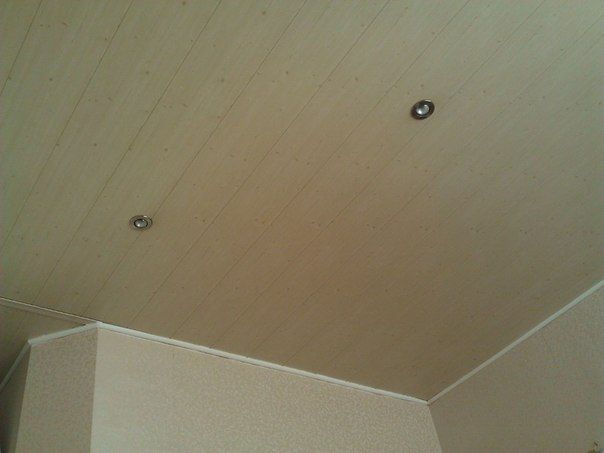 Пластиковый потолок на кухне