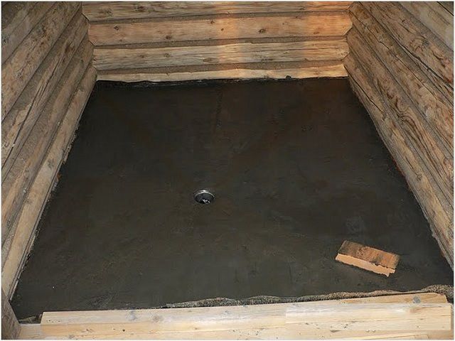Готовый бетонный пол со стоком в центре