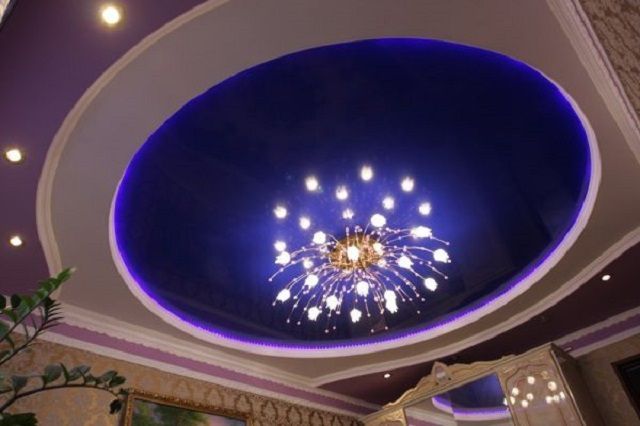 Особо хороши гибкие плинтусы для потолков сложной формы