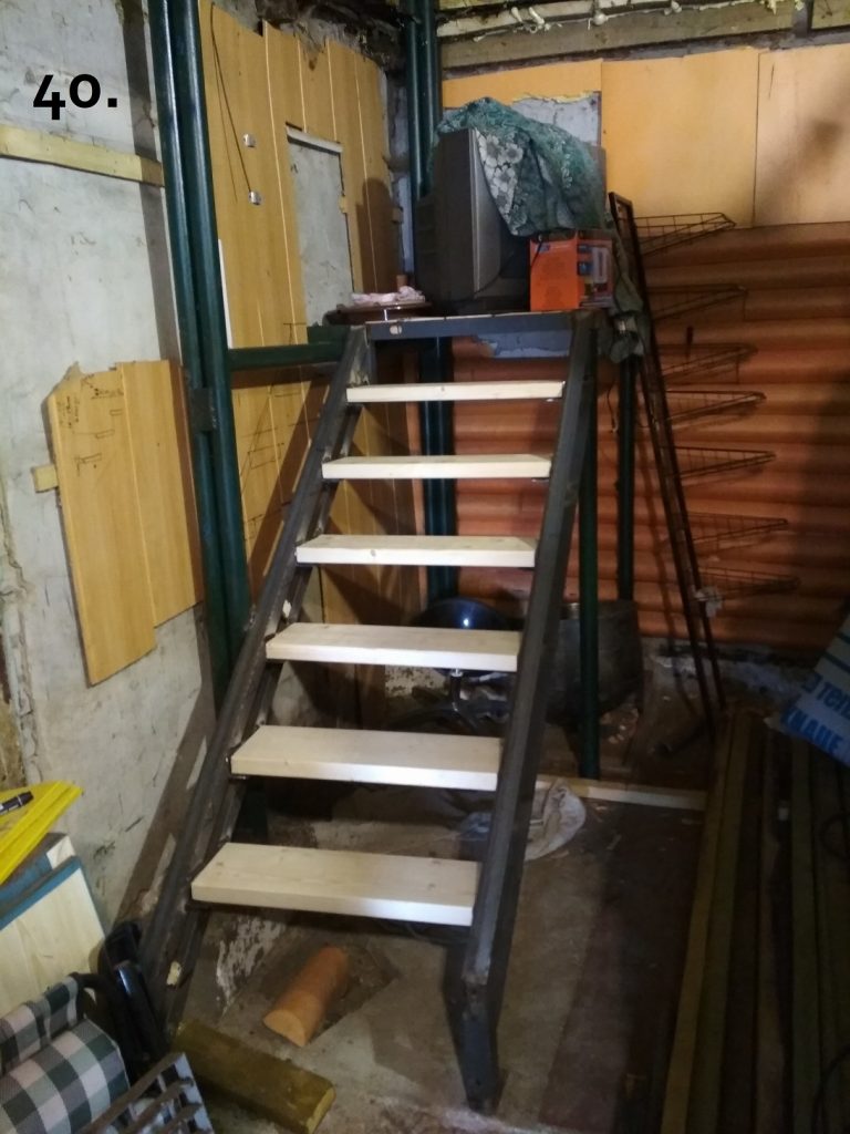 Не подумав,сделал первую площадку 1,5м.от пола