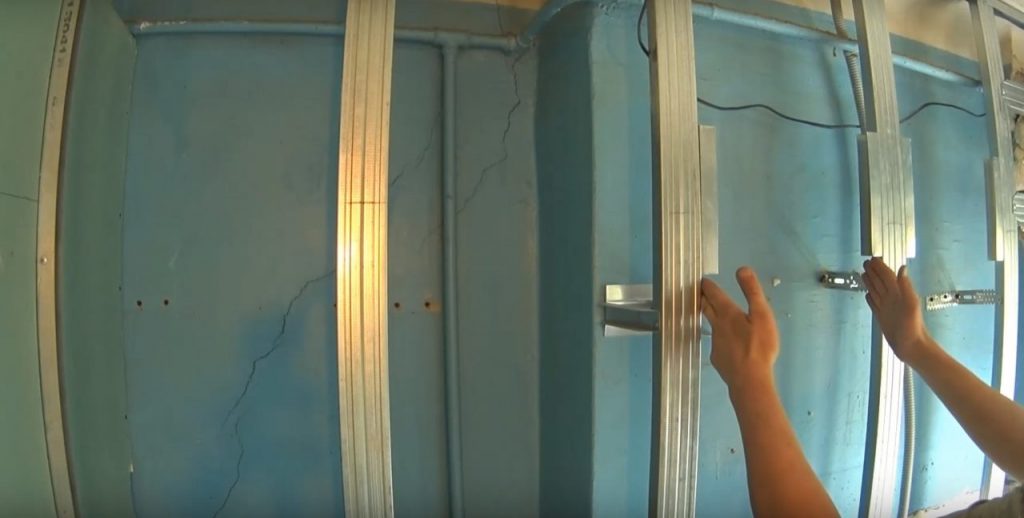 Профили фиксируются в 2-3 точках