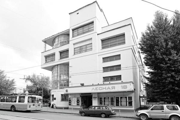Плановые застройки при СССР зданиями в стиле конструктивизм
