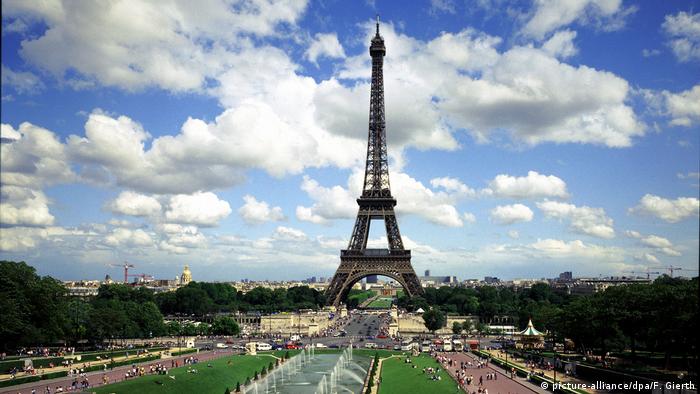 Frankreich Paris Eiffelturm (picture-alliance/dpa/F. Gierth)