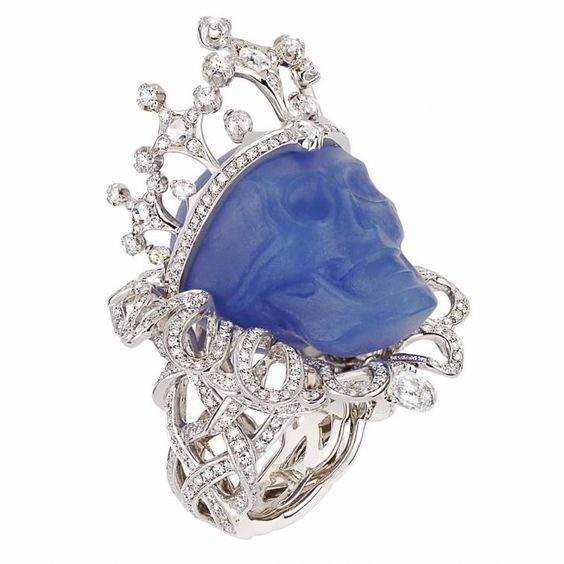 Dior Fine Jewelry. Виктуар де Кастельян коллекция «Свадьба вампира» линия «Королевы и Короли» Dior Fine Jewelry. Виктуар де Кастельян коллекция «Свадьба вампира» линия «Королевы и Короли»