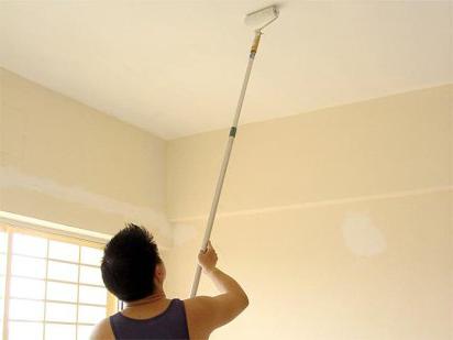 как покрасить потолок водоэмульсионной