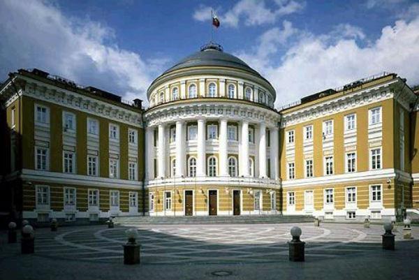 Классицизм в архитектуре России